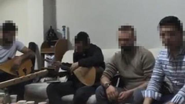 Kısıtlamaya rağmen eğlence düzenleyen grup “canlı yayın” yapınca yakalandı