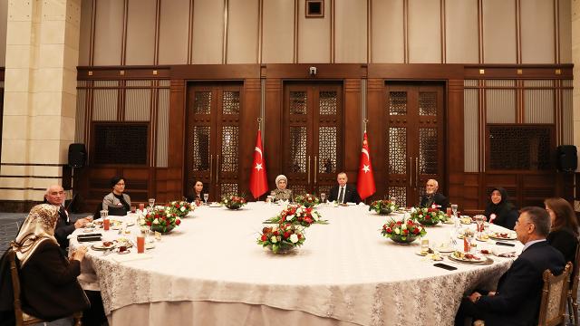 Cumhurbaşkanı Erdoğan, şehit aileleriyle iftarda bir araya geldi
