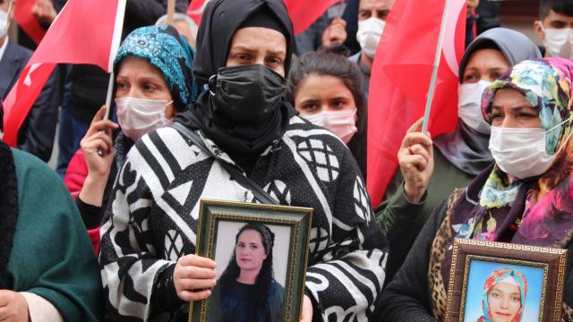 Evlat nöbetine 1 aile daha katıldı