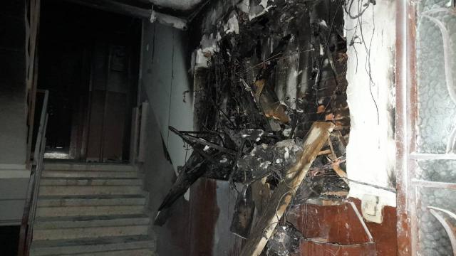 Gaziosmanpaşada bina yangını: 12 kişiyi itfaiye kurtardı