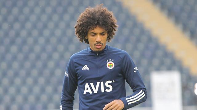 Gustavo ilk kez yedek