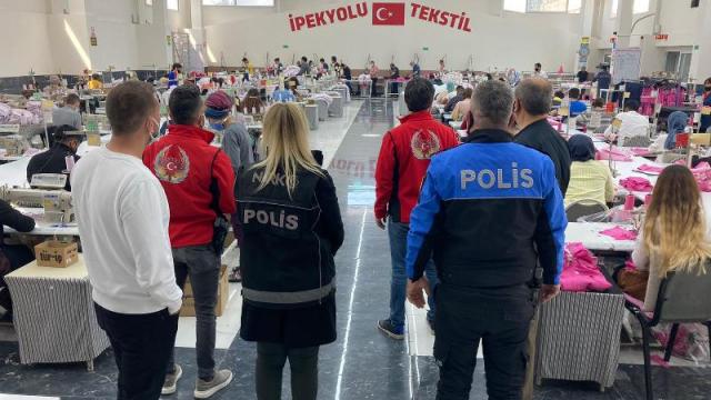 Mersin polisi, öğrenci ve işçileri bilgilendirdi