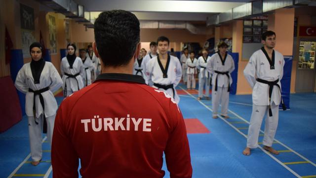 Tekvando antrenörü bodrum katında milli sporcular yetiştiriyor