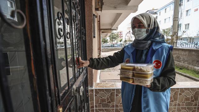 TDV, ramazanda 20 bin kişiye iftarlık kumanya dağıtacak