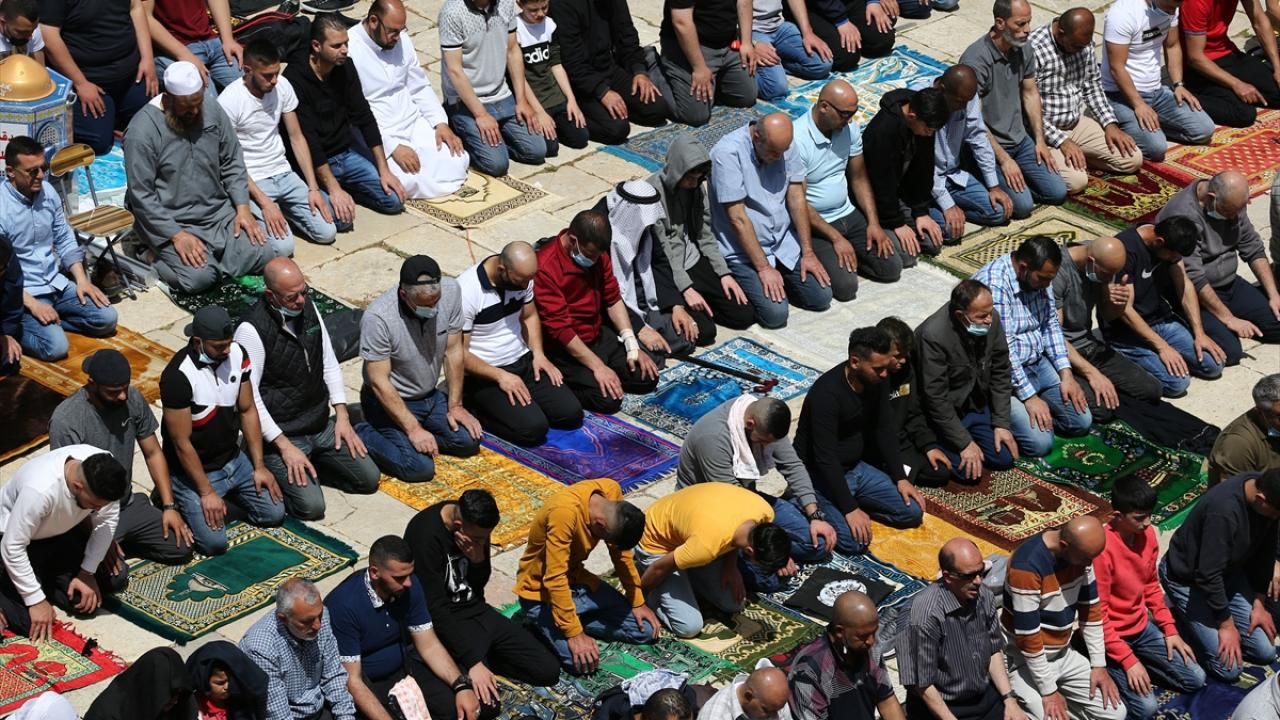 Hutbede Filistinli mahkumlar selamlandı