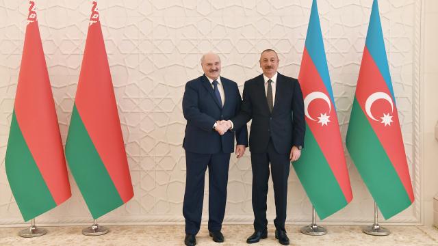 Belarus Cumhurbaşkanından Aliyeve: Belarusta güvenilir dostlarınızın olduğunu biliyorsunuz