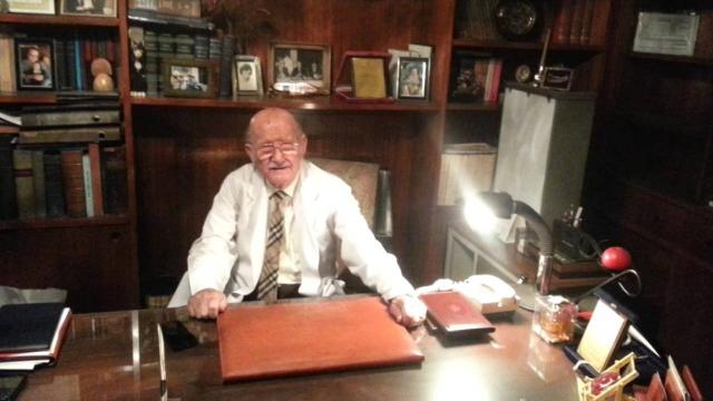 92 yaşındaki emekli doktora 10,6 milyon dolarlık tuzak