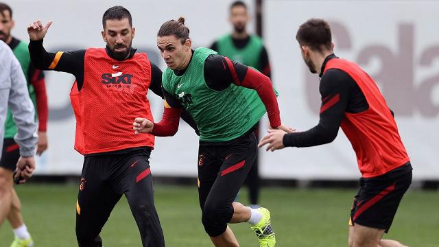 Galatasarayın Göztepe 11i netleşiyor