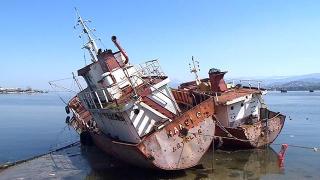 Hacizli gemiler Tütünçiftlik sahilinin doğal güzelliğini bozuyor