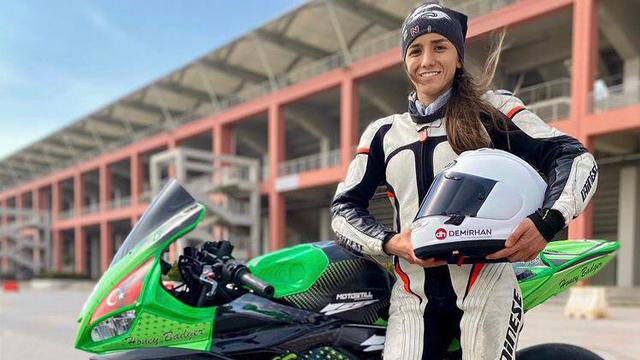 İlk kadın Türk motosikletçi Yılmaz Avrupada piste çıkacak