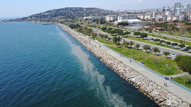Kartal sahilinde "deniz salyası" endişesi
