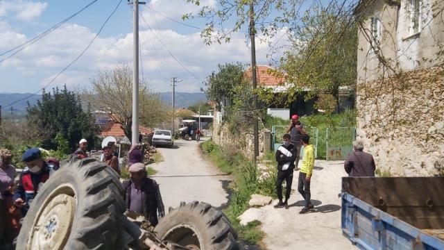 Aydında traktör devrildi: 1 ölü, 1 yaralı
