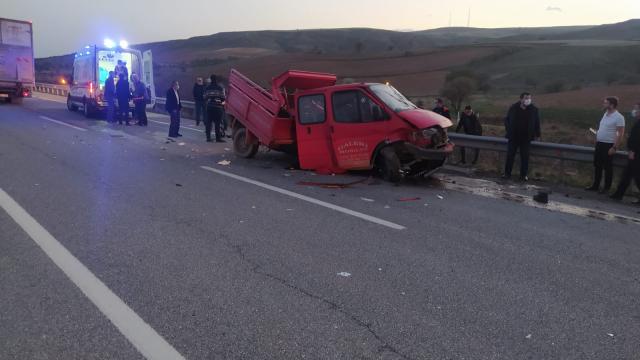 Kırıkkalede kamyon ve kamyonet çarpıştı: 1 ölü, 4 yaralı