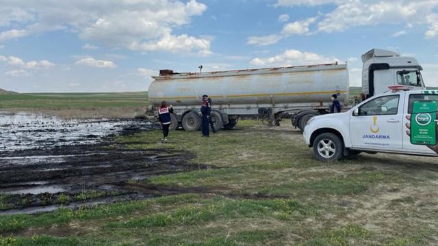 Lisanssız atık yağ taşıyan sürücüye 402 bin lira ceza