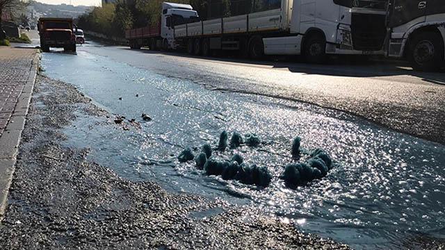 Esenyurtta korkutan görüntü: Rögardan mavi su fışkırdı
