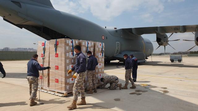 Libyaya gönderilecek 150 bin doz aşı bugün yola çıkarılacak