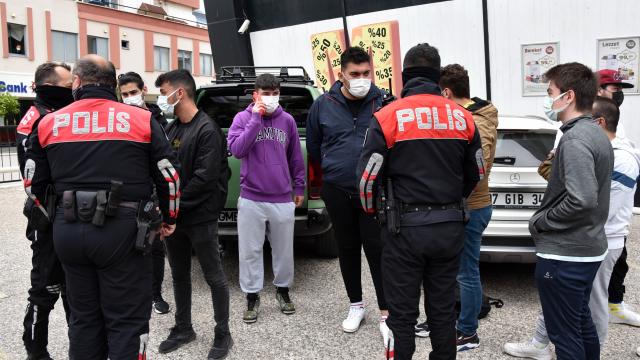 Antalyada uzun namlulu tüfek alarmı: 5 gözaltı