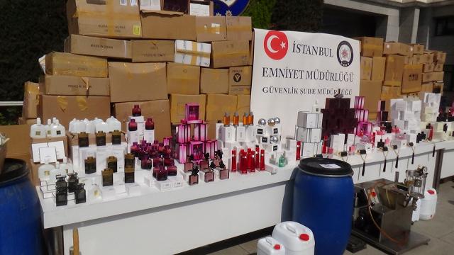 İstanbulda milyonluk sahte parfüm operasyonu: 5 gözaltı