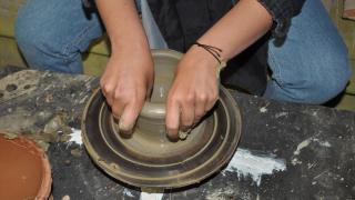 Vatandaşlardan çömlekçilik kursuna yoğun ilgi