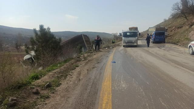 Başkentte çekici ile otomobil çarpıştı