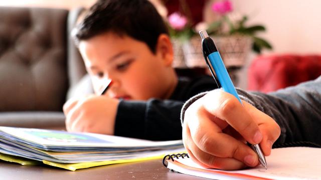 Öğretmenlerin idari izinli olduğu günler uzaktan eğitime ara