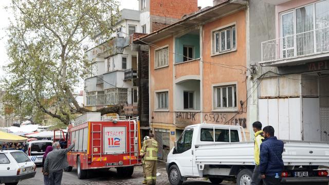Balıkesirde kullanılmayan evde çıkan yangın söndürüldü