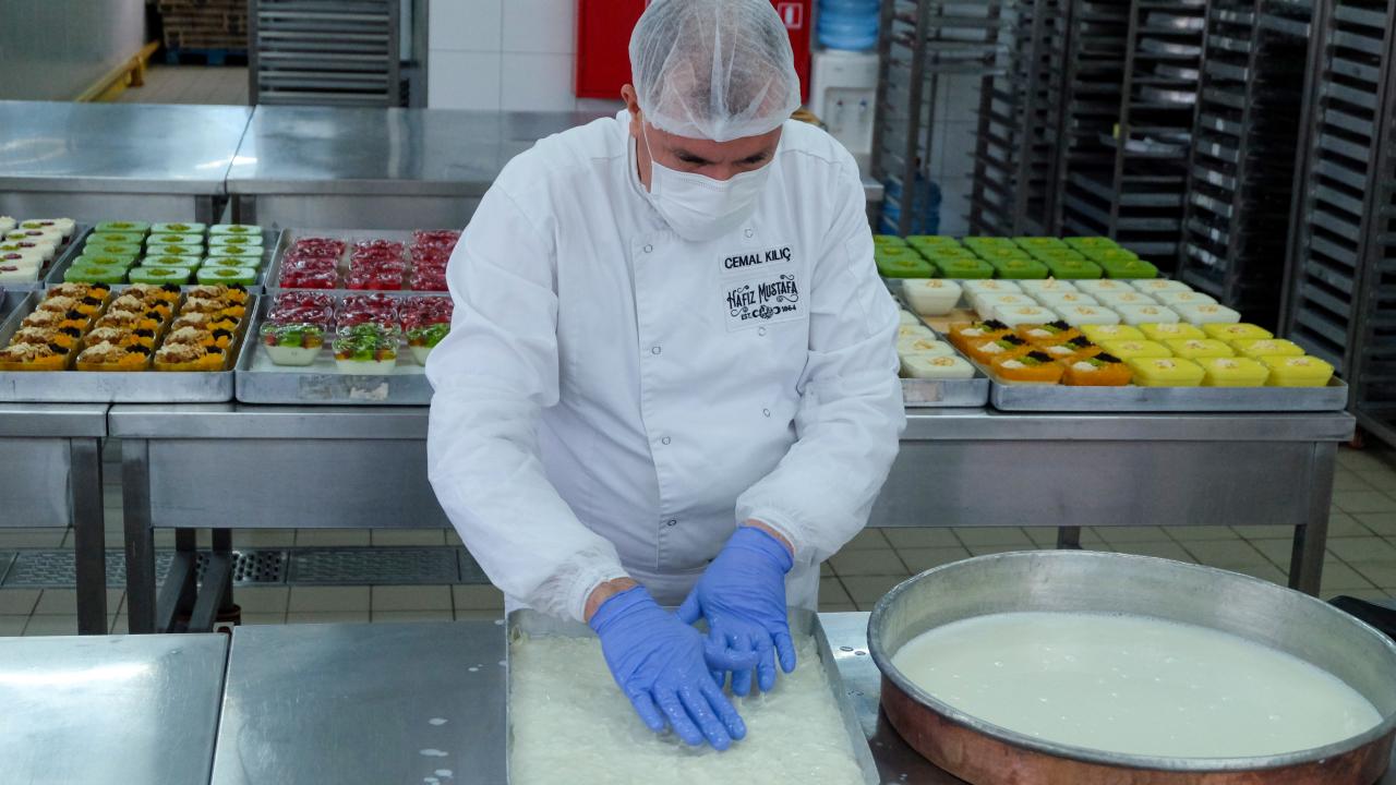 "Güllaç yaprağı çok hassastır"