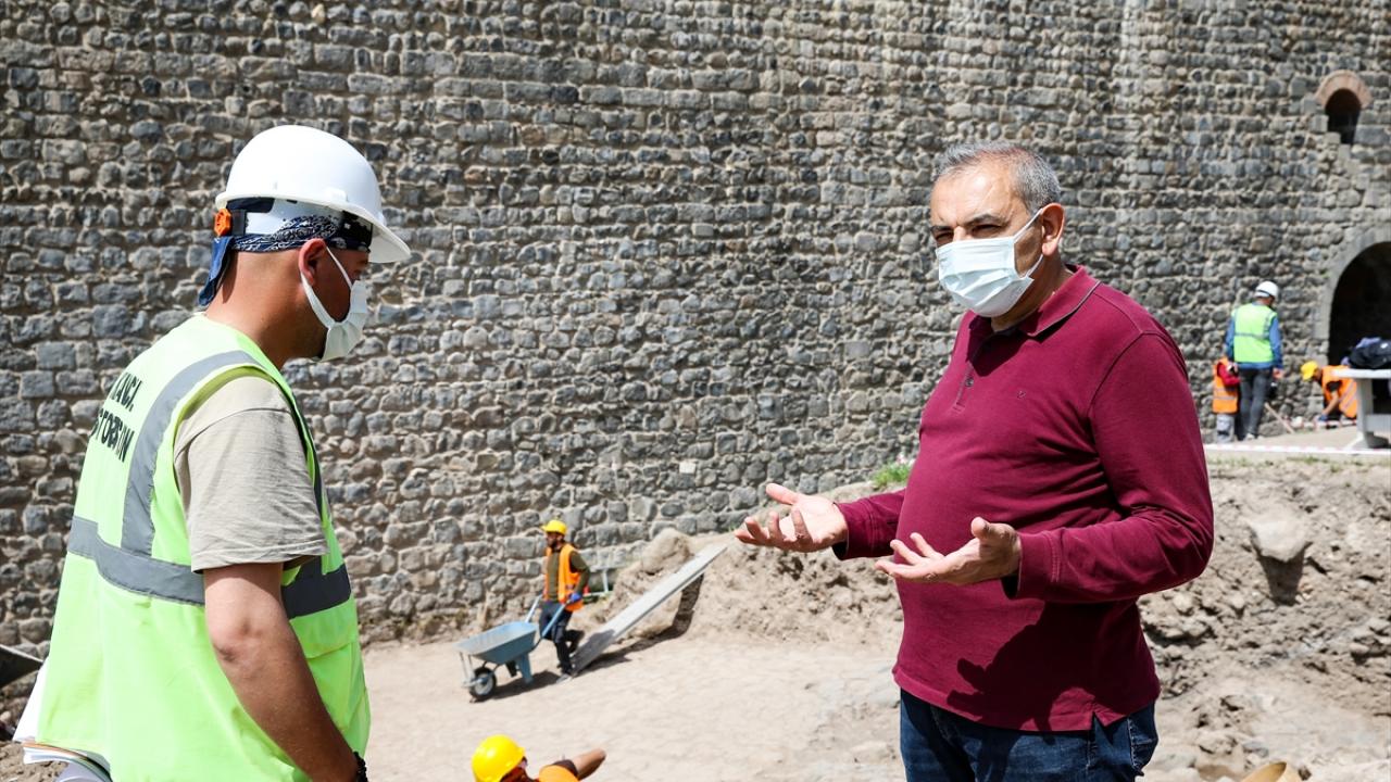 Kazı çalışmalarına Sur diplerinde yoğunluk verildi