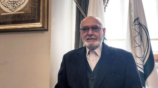 Yazar ve akademisyen Ali Özek vefat etti