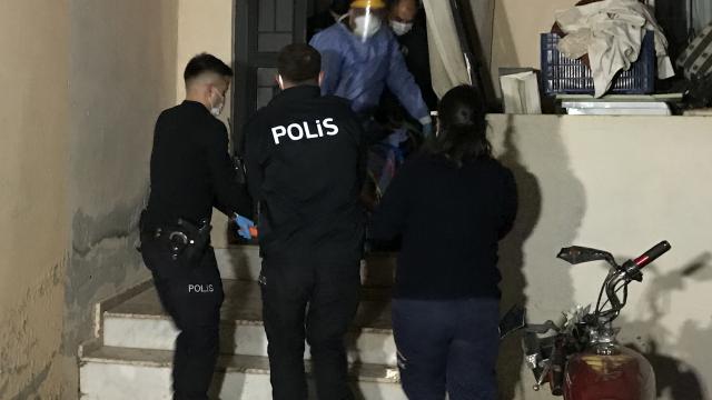 Antalyada kendisine kesici aletle zarar veren kişi, hastaneye kaldırıldı