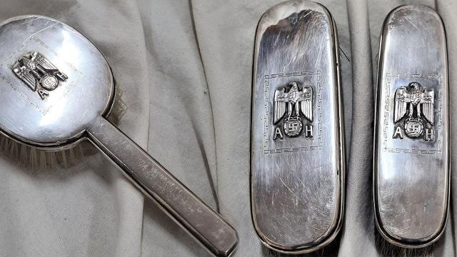 Hitlerin eşyalarını satan müzayede evine tepki