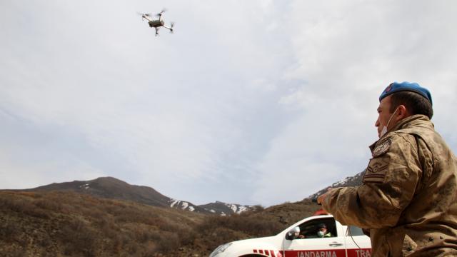 Sivasta jandarma trafik ekipleri drone ile uygulama yaptı