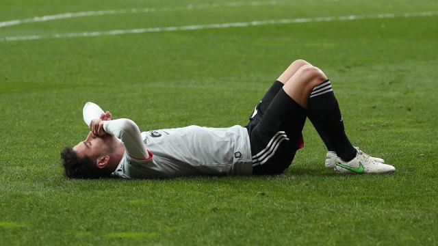 Oğuzhan Özyakup sakatlandı