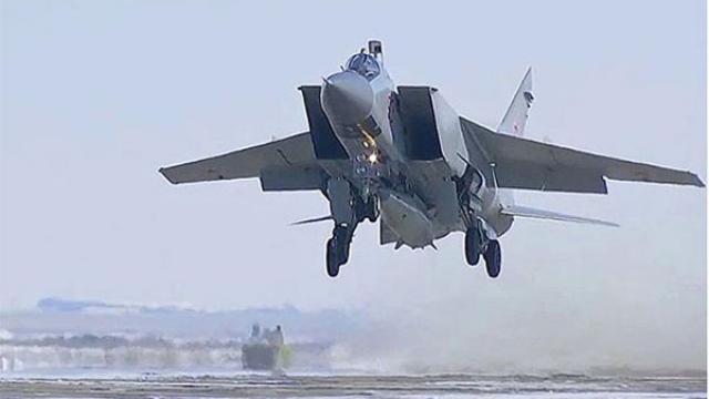Rus savaş uçağı ABD ve Norveç devriye uçaklarını engelledi