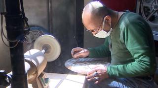 Mehmet Ağca 40 yıldır sedefi sanat eserine dönüştürüyor