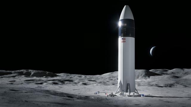 NASA, Aya inecek kapsülün inşası için SpaceXi seçti