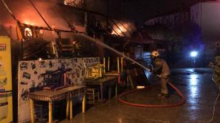 Bursa'da antika eserlerle dolu kafede yangın çıktı