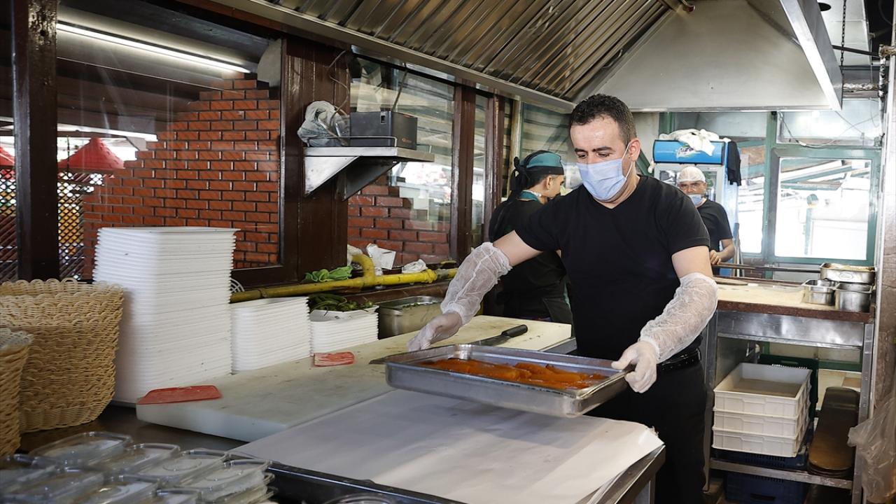 Sırada serpme böreği, yanıksı dondurma var