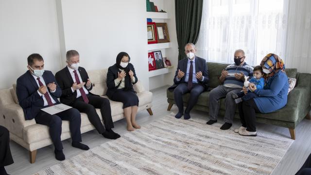 Adalet Bakanı Gül Gaziantepte şehit ailesini ziyaret etti