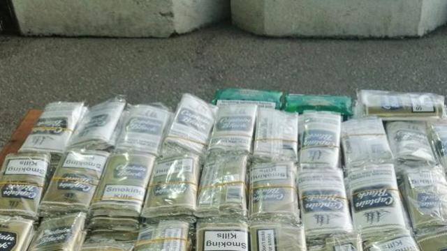 Adanada 190 kilogram ve 166 paket kaçak tütünün ele geçirildiği operasyonda 3 zanlı yakalandı
