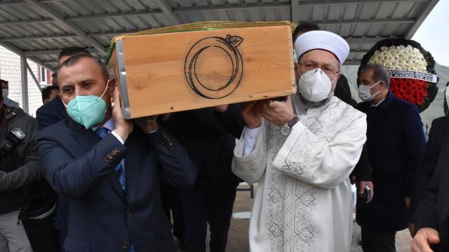 Diyanet İşleri Başkanı Ali Erbaşın vefat eden amcası son yolculuğuna uğurlandı