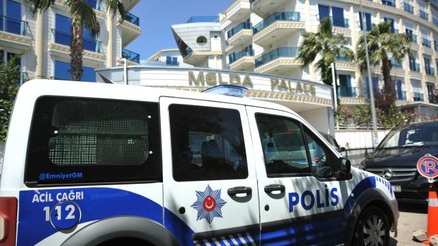 İranlı borsacı Antalyada apart otelde ölü bulundu