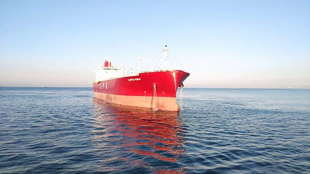 Marmara Denizinde arızalanan tanker Ahırkapıya çekildi