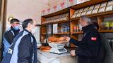 Erzurum'da zabıta ekipleri fırınlarda ekmek gramajı, hijyen ve Covid-19 denetimi yaptı