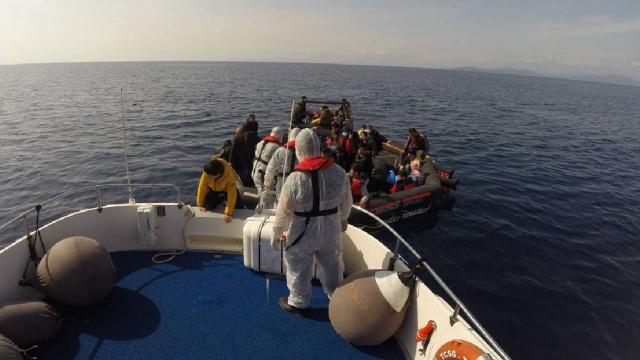 Yunanistanın ittiği 59 düzensiz göçmen kurtarıldı