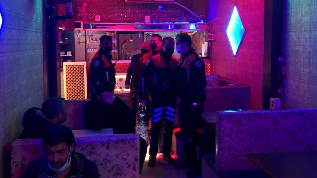 3 mekana polis baskını: 80 kişiye para cezası