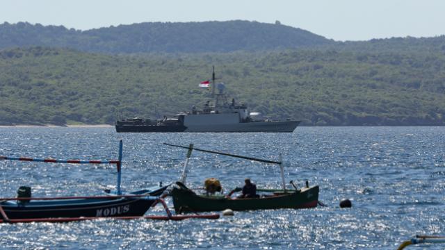 Endonezya açıklarında kaybolan denizaltı bulundu: 53 ölü
