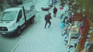 Sürücü fırtınada uçan çatıdan kıl payı kurtuldu