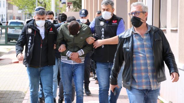 Çanakkalede otomobil ve motosiklet çaldığı öne sürülen 5 şüpheli yakalandı
