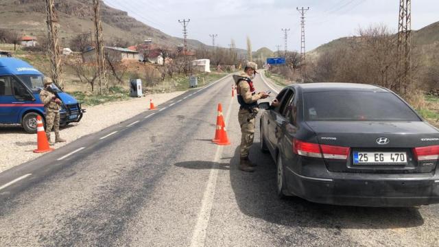 Malatyada jandarma Covid-19 denetimini sürdürdü